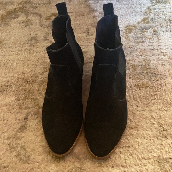 Black suede GAP Chelsea ankle boots - Picture 2 of 6